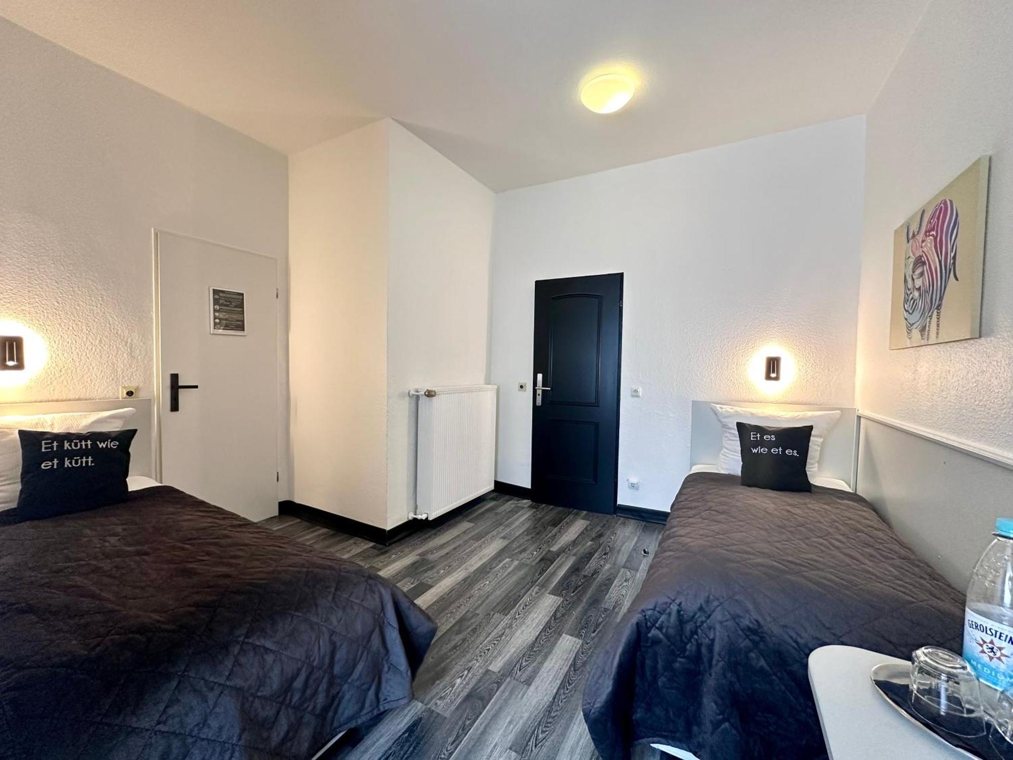 Hotel Alt Deutz City-Messe-Arena Kontaktloser Self Check-In Cologne Exterior photo